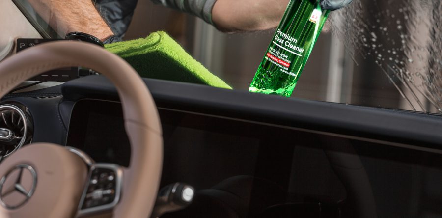 PERFEKCYJNIE CZYSTE SZYBY Z PREMIUM GLASS CLEANER